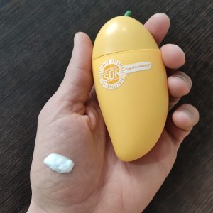 کرم ضد آفتاب وکالی طرح و رایحه انبه بدون رنگ حجم 45 میل