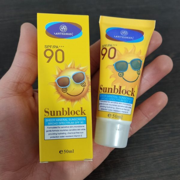 ضد آفتاب بی رنگ Sunblock آنتاوای